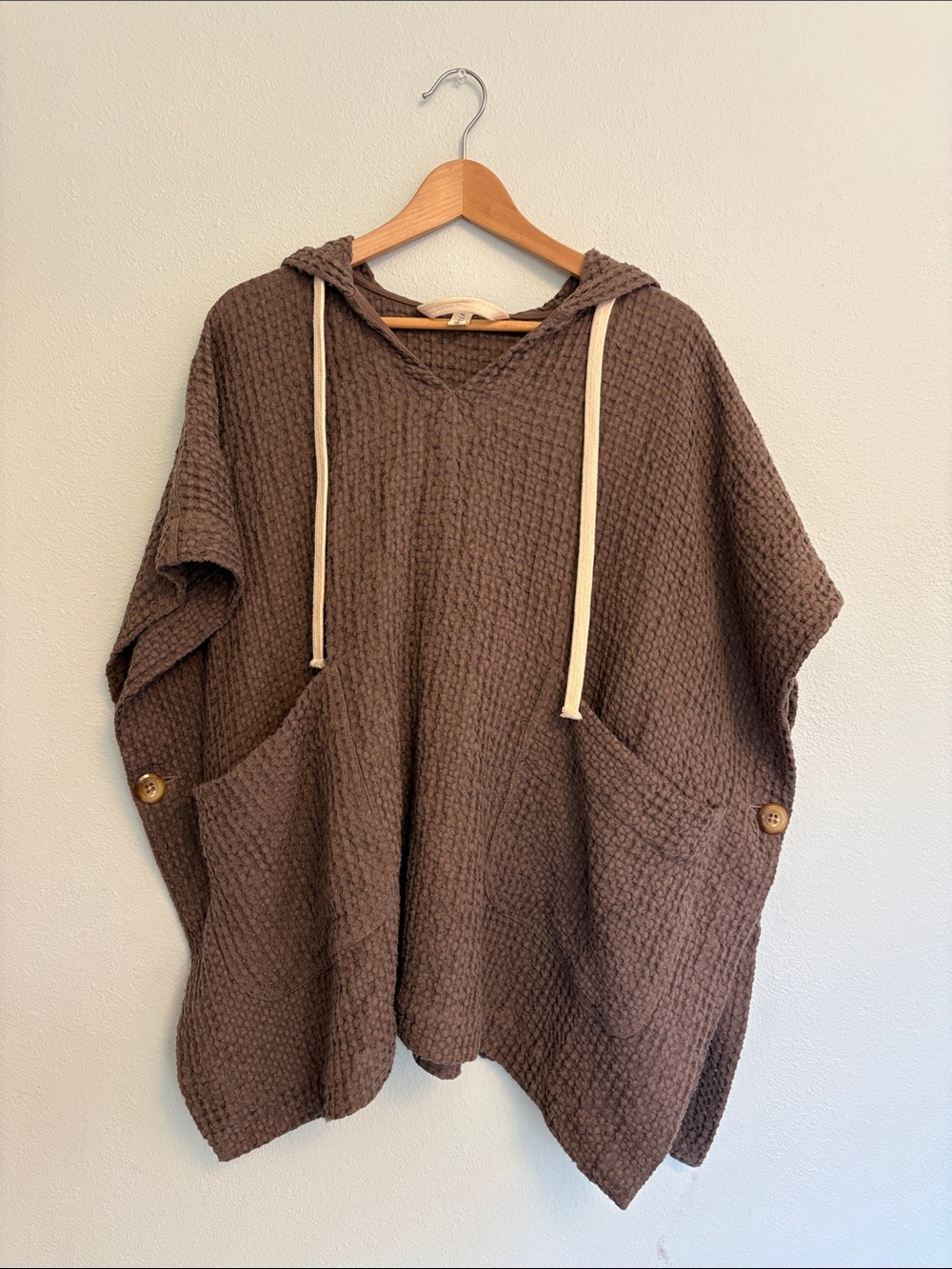 Vildblume Hooded Waffle Knit Poncho with Pockets